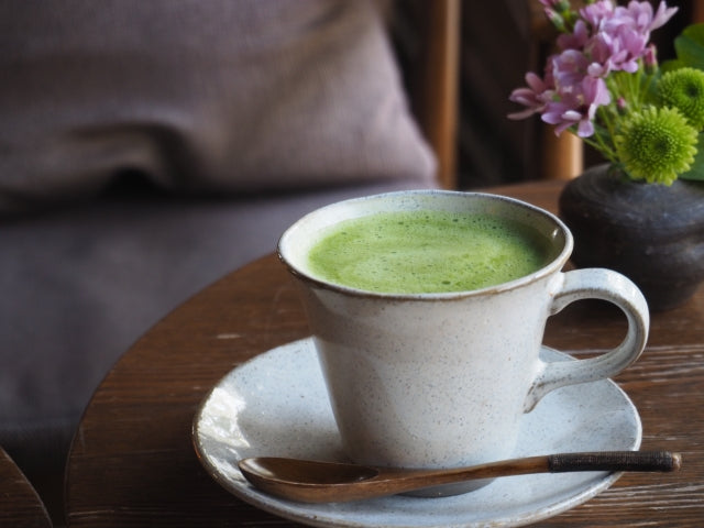 Why Matcha Lattes Are a Hit Among Young People: Aesthetic Appeal Meets Healthy Living